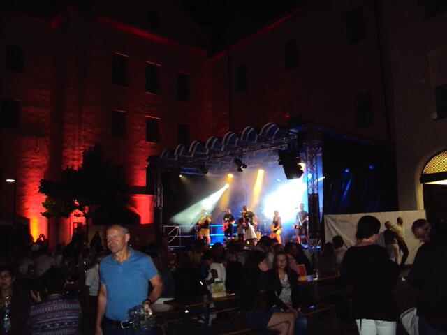 Dillingen; Schlosshof, Warm-Up-Party