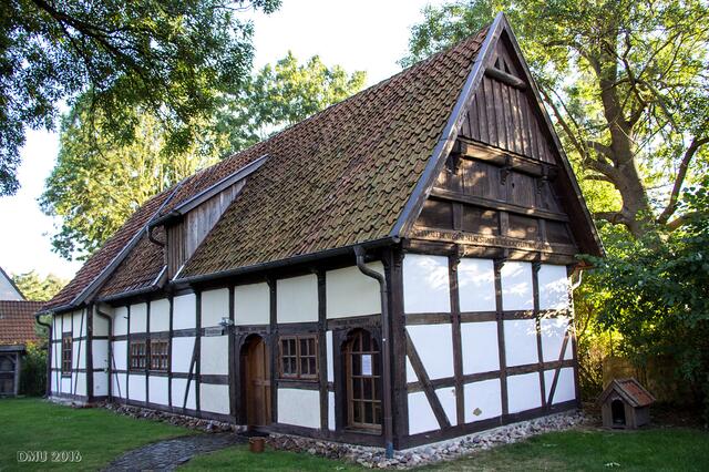 Altenteilerhaus. Auch dieses Haus stand nicht immer hier Am Speicher, sondern wurde ebenfalls an seiner alten Stelle abgebaut und hier neu aufgebaut.