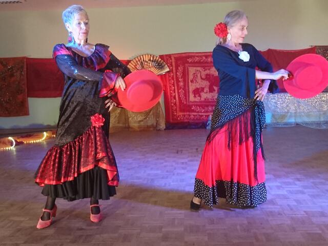 Flamencotanz vom Feinsten: Hannelore und Ijase zeigen, was man alles mit einem Hut machen kann.