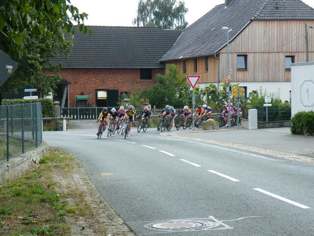12. Mädels in Alferde; in der vierten Runde.