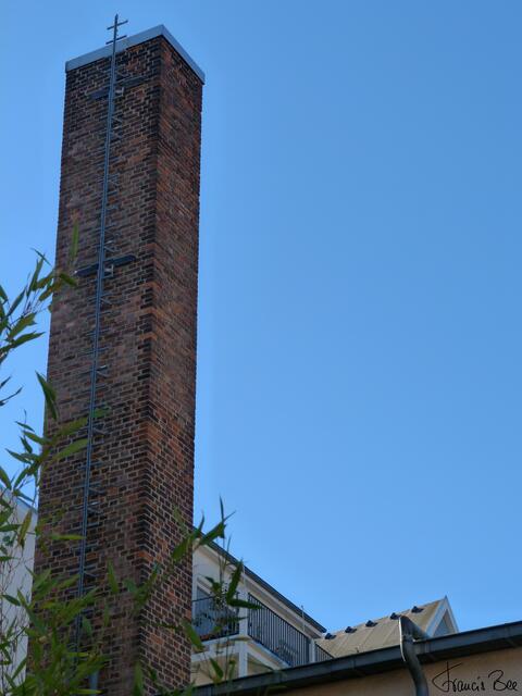 Schornstein einer ehemaligen Fabrik, aus einer vergangenen Zeit
