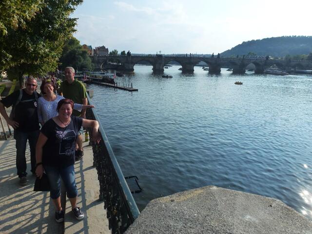 Karlsbrücke, ein Spaziergang darüber ist ein Muß