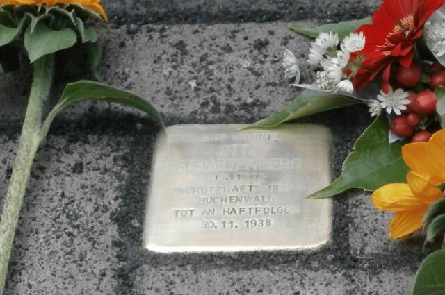 Rampenstraße 5: Gedenkstein für Otto Schartenberg.