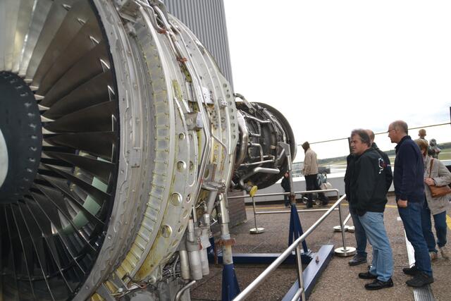 Riesige Flugzeugturbine