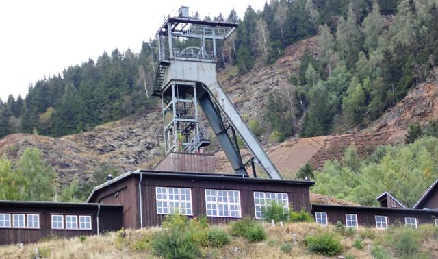 Nachdem dort im 18. Jahrhundert sogar Gold gefunden wurde, wurde es nach über 1000 Jahren im Jahr 1988 stillgelegt. Seit 1992 ist es ein Besucherbergwerk.