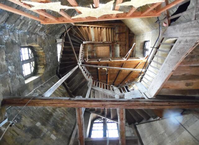 ...steigt auf den Nordturm der Marktkirche.