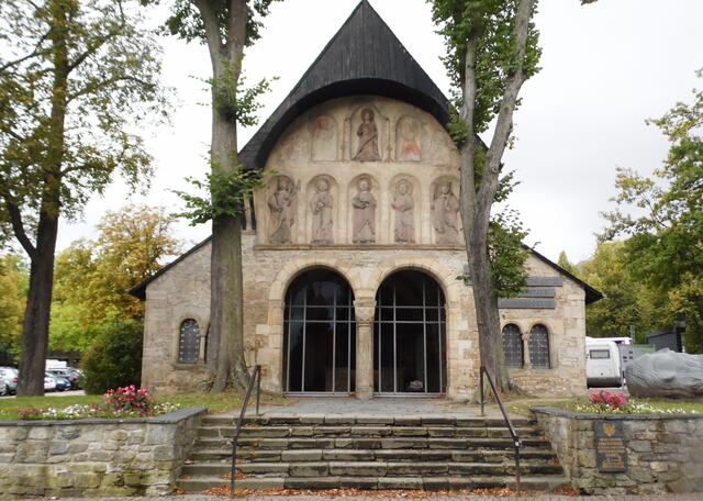 Von der fast tausendjährigen Stiftskirch St. Simeon und Judas am Fuß der Pfalz ist leider nur noch das Eingangsportal erhalten geblieben. Vor 200 Jahren wurde die Kirche abgerissen.