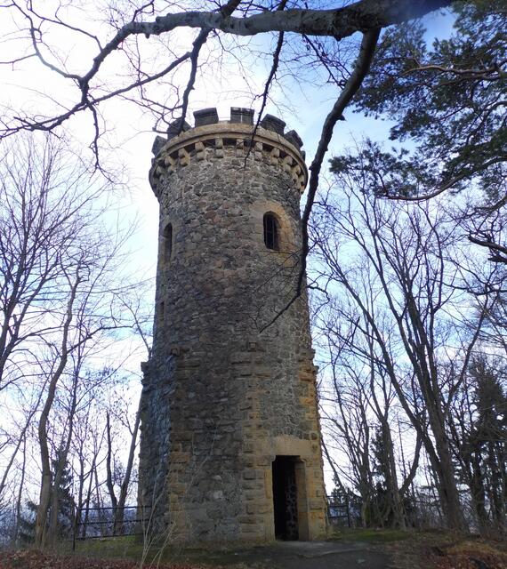 Vor den Toren der Stadt kann man den Steinberg erklimmen.