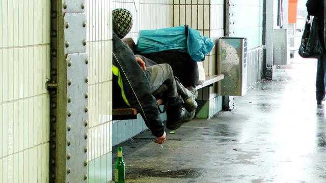 Alkohol - Drogen - was auch immer die Obdachlosen an die Straße bindet - wir können und sollten ihnen helfen.