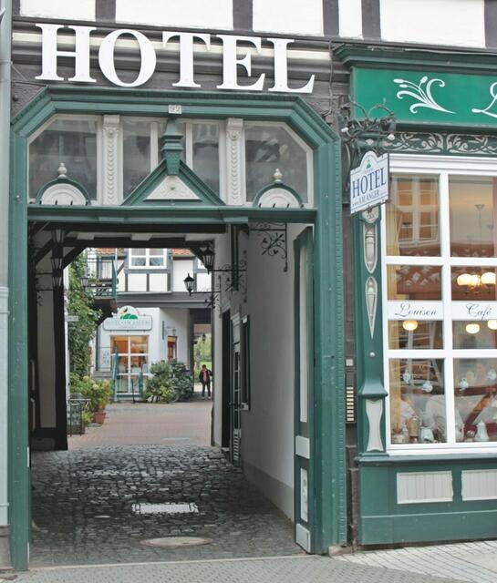 Hotel am Anger                                                                          - Erbaut 1834 - Renoviert von 1995 bis 1996