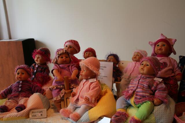 schönes für Puppen