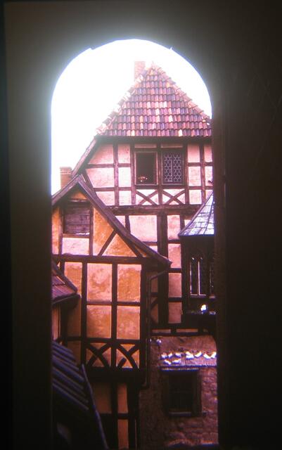 Blick nach draußen   http://www.myheimat.de/bad-muender-am-deister/freizeit/thueringen-nachschlag-wartburg-bei-eisenach-m3577909,2705552.html