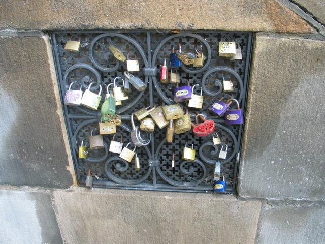 Liebesschlösser an der Karlsbrücke.