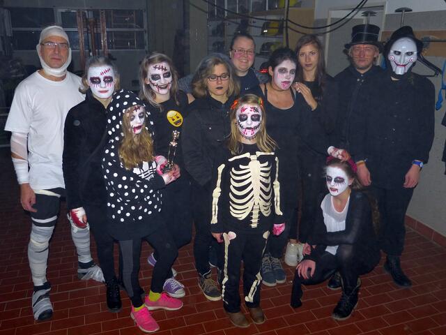 Teilnehmer aus Empelde an der Halloween-Party der SJF Ronnenberg