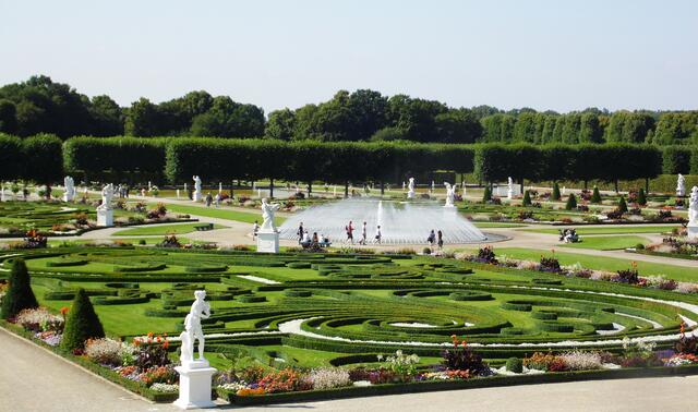 ...hat mit dem Großen Garten einen der schönsten Barockgärten der Welt.