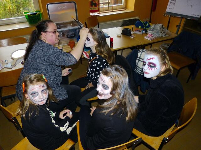 Letzter Schliff für das perfekte Make-up