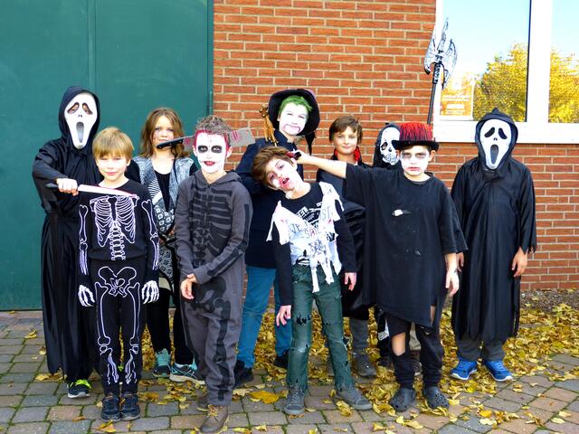 Teilnehmer aus Linderte an der Halloween-Party der SJF Ronnenberg