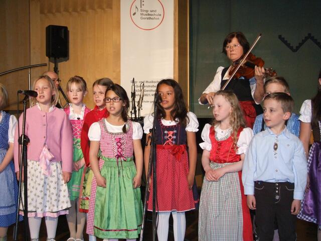 Mit viel Engagement und Herzblut bei der Sache: die Kinderchöre der Sing- und Musikschule Gersthofen. Foto: Siegfried P. Rupprecht