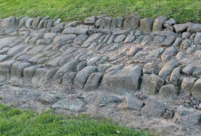 Originaler Straßenbelag der Handelsstraße Frankfurt - Leipzig.
