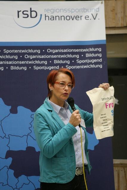Begrüßte die Teilnehmerinnen: Dagmar Ernst, 2. Stellv. Vorsitzende des Regionssportbundes Hannover e.V.