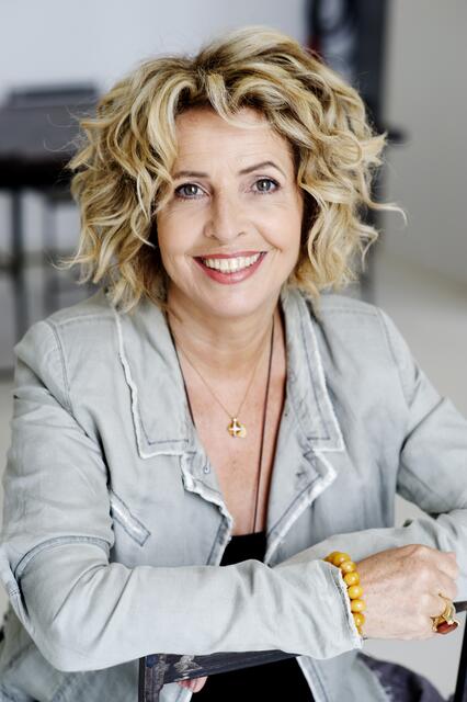 Im Abo lockt "Die Wunderübung" mit Michaela May | Foto: © Janine Guldener