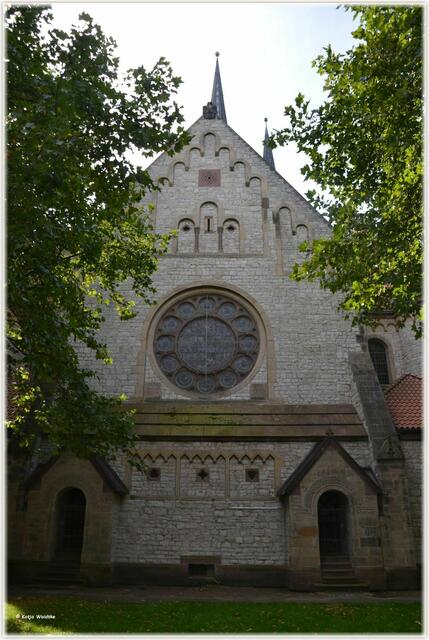 Der trutzige Bau der Betlehemkirche (hier von Osten) erinnert an eine Ritterburg (Foto: Katja Woidtke)