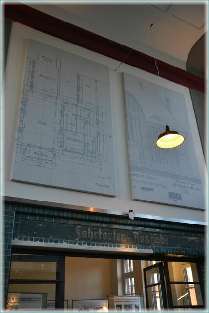 In der ehemaligen Fahrkarten-Ausgabe ist noch bis zum 31.01.17 die Ausstellung zur Geschichte des Bahnhofs Langenhagen zu sehen (Foto: Katja Woidtke)
