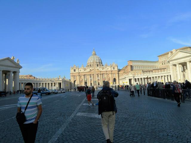 Vatikan mit Petersdom.