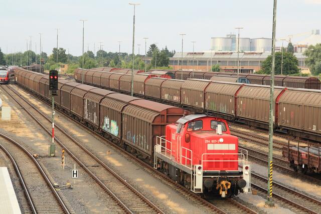 2009: bessere Zeiten im Bahnhof Euskirchen. Lange Güterzüge werden zwei mal täglich abgefertigt. (Foto: photo79/Sebastian Petermann)