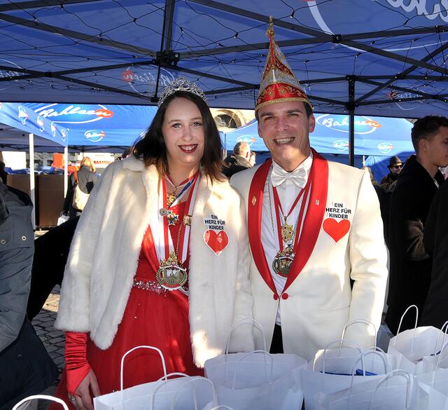 Hnanovers Prinzenpaar war mit dabei.