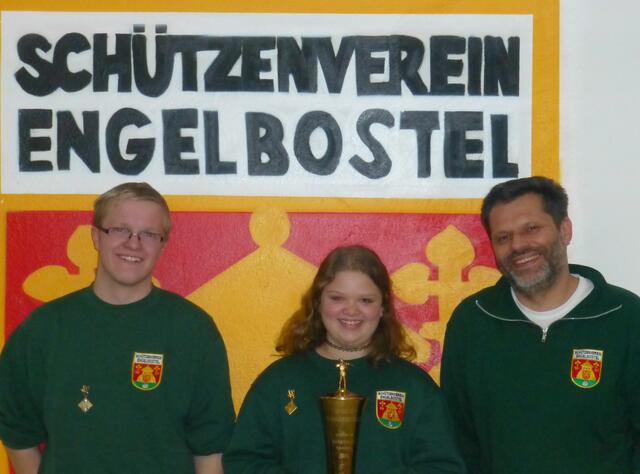Philipp Nordmeyer, Marleen Swoboda, Jugendleiter Thomas Göbel