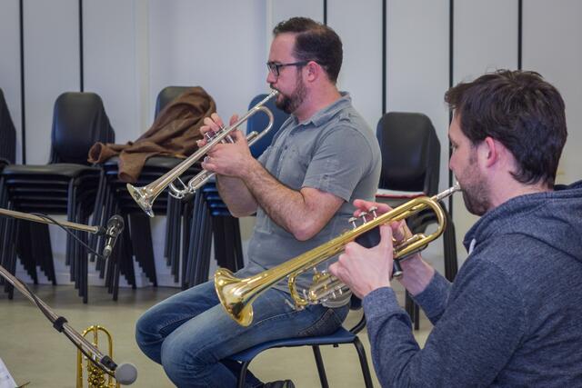 Johannes Steinhart und Andreas Bolleininger spielen ein.