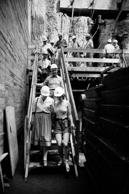 Besichtigung der U-Bahn-Baustelle am Beginn der Hildesheimer Straße.