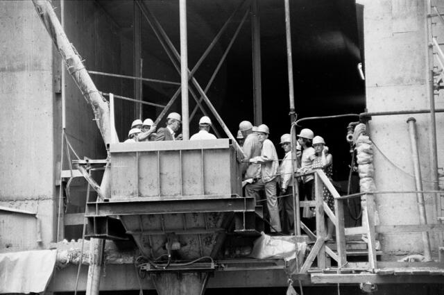 Besichtigung der U-Bahn-Baustelle am Beginn der Hildesheimer Straße.