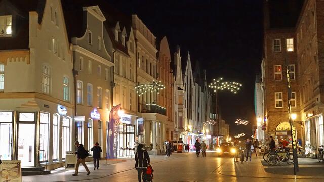 Die Altwismarstraße erhielt ihre Bezeichnung von dem Weg, der stadtauswärts in Richtung zum damaligen Dorf Altwismar am Mühlenteich führte. Foto: Helmut Kuzina
