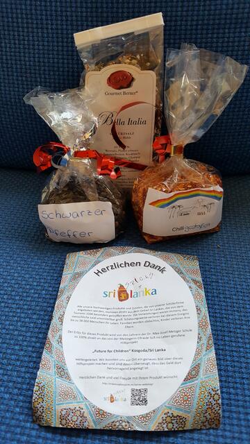 Die ausgepackten Überraschungen - Teil 1: Gewürze für einen guten Zweck