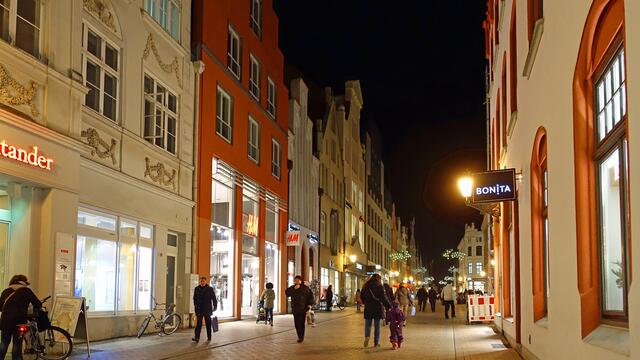 Die Straße „Hinter dem Rathaus“ erhielt ihren Namen durch ihre Lage hinter dem Rathaus. Foto: Helmut Kuzina