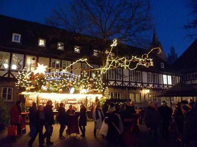 Weihnachtsmarkt Hannover ● Der Ballhofplatz.