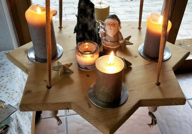 Und der zauberhafte Teelichterhalter macht sich richtig gut auf dem Adventsstern und ist mit ...