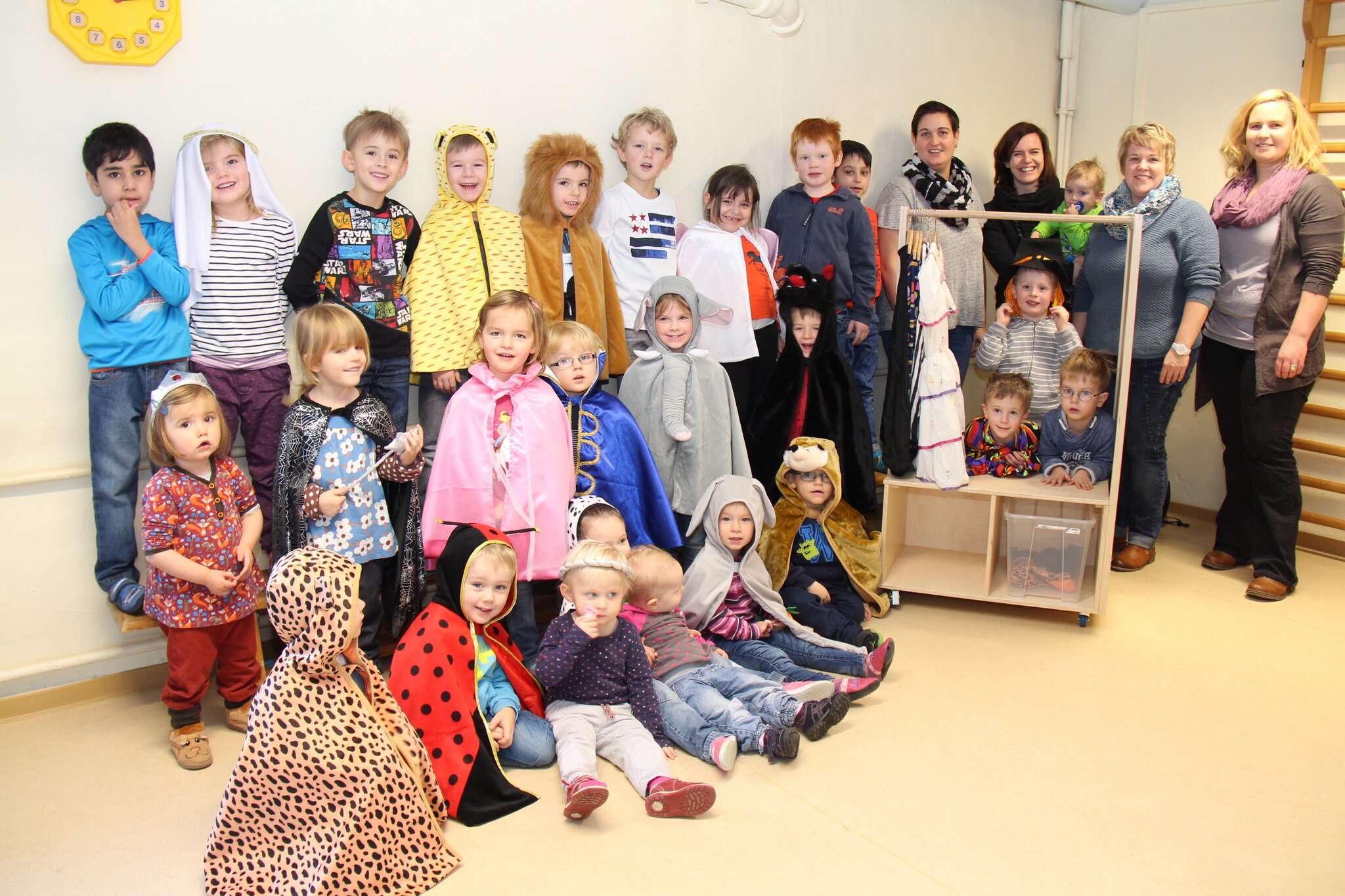 Basarerlös für Schule und Kindergarten in Landau - Bad Arolsen