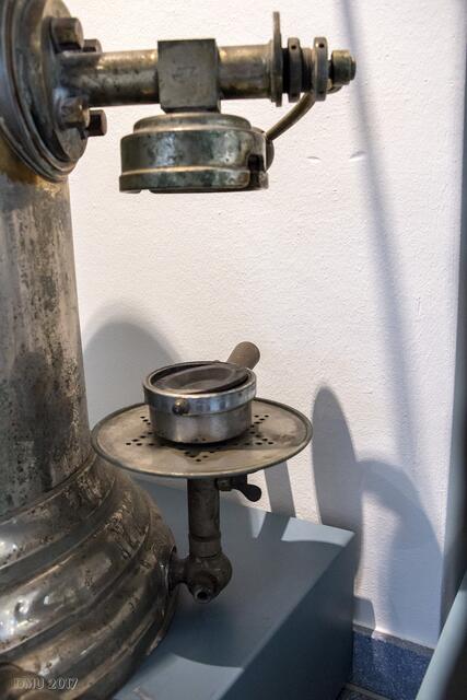 Siebträgermaschine, wie man sieht.