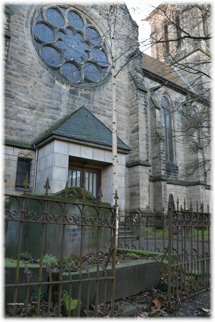 Das "Geöffnete Grab" auf dem Gartenfriedhof Hannover (Foto: Katja Woidtke)