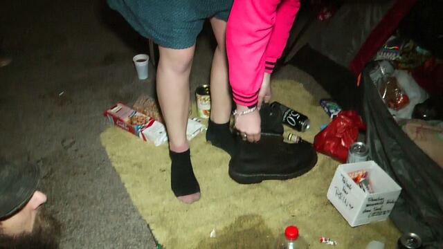 Wie junge Obdachlose überleben ("Punkerdusche" und Rumänen) - Vollzeitjob obdachlos (Ein Interview) https://www.youtube.com/watch?v=cU2VtDHCr30&t=6m13s