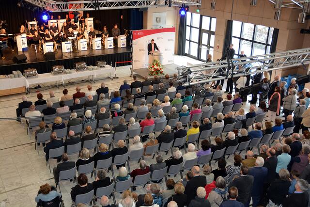 Neujahrsansprache von Richard Greiner in der Stadthalle Neusäß.