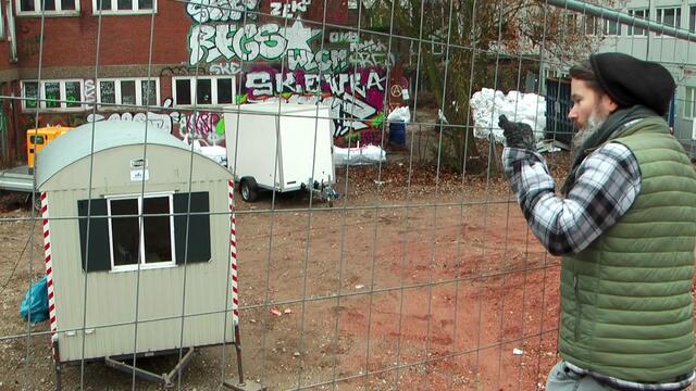 Könnte man die Regelung dann nicht einfach abschaffen? Warum müssen die armen Menschen denn jeden Morgen vor die Tür?