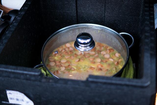 Private Obdachlosenhilfe Friedberg - Bei eisigen Temperaturen brauchen diese Menschen Hilfe durch Nahrung und warme Kleidung. Friedberger Bürger kochen Eintöpfe und Suppen