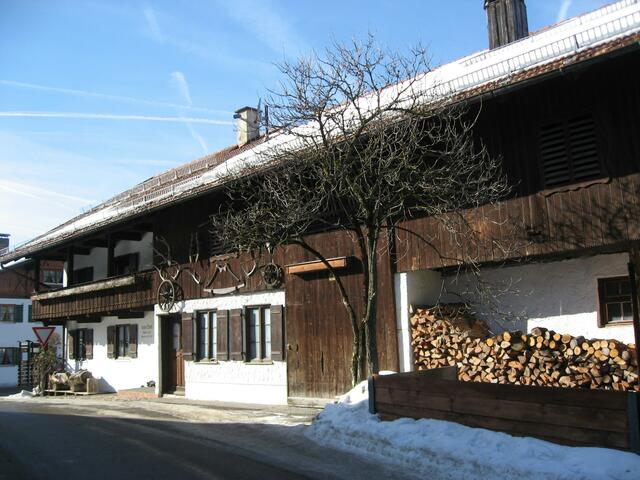"Holz vor der Hütt'n" -  Ach ja, damit meint man doch etwas gaaaanz anderes in Bayern. -