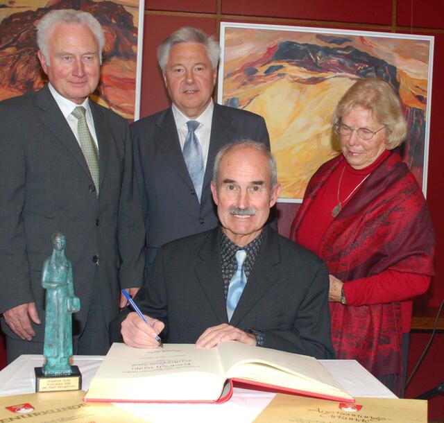 Friedrich Kuhn, erhielt 2007 den Kulturpreis der Stadt Königsbrunn