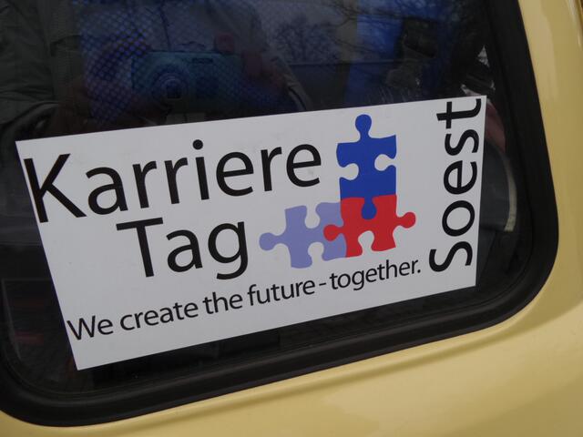 Finanzen: Der "Karrieretag Soest" unterstützt das "R4-Team Westfalen" von Anfang an, nun also zum 8. Male. Daher ist auf diesem R4 noch das ursprüngliche Logo dieser Jobmesse zu sehen.