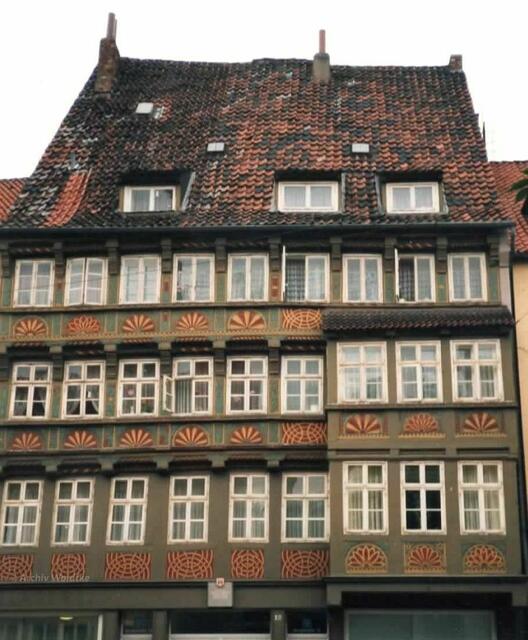 Das älteste Fachwerkhaus Hannovers (hier eine Aufnahme aus den 1980er Jahren) ist in der Burgstraße 12 zu finden (Foto: Archiv Woidtke)
